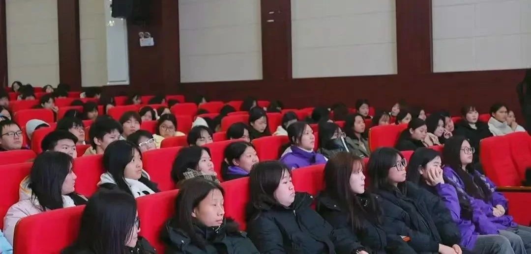 “中国共产党人精神谱系”全国高校宣讲巡演在beat365举行”